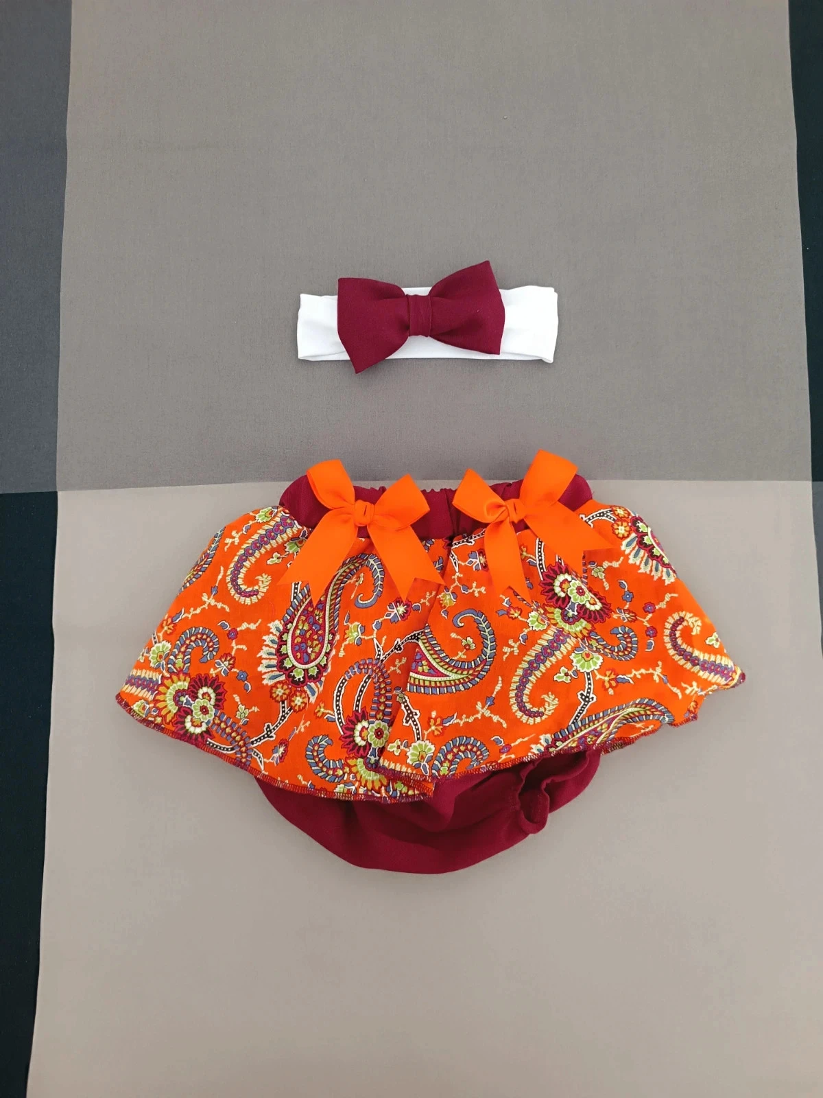 Saia/jupe/falda/rok tapa fraldas - fofo bordeaux com estampado floral colorido 12 meses